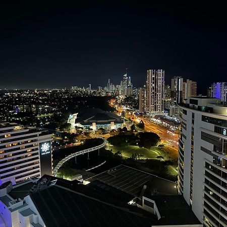 Lamour Ocean View Apartment I In Casino Broadbeach - Free Parking-195Cm Gold Coast Buitenkant foto